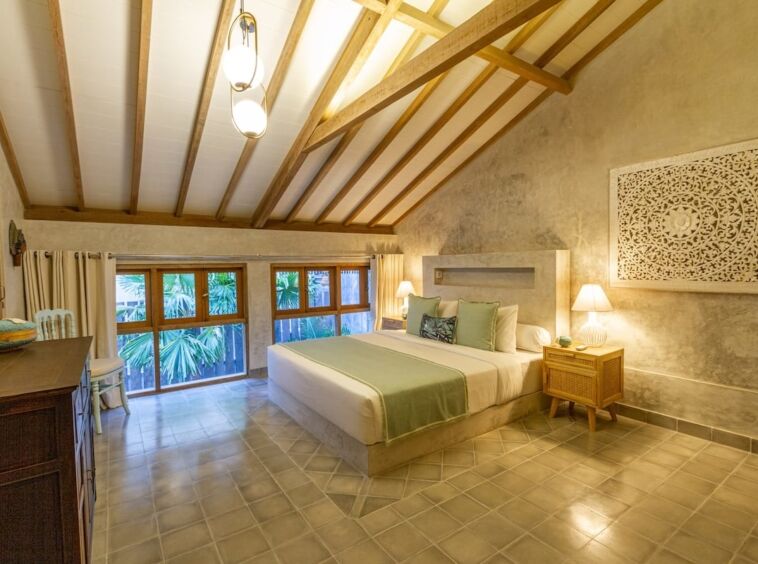 A Spacious Bedroom at Villa Palm Jari 2 Canggu Villas